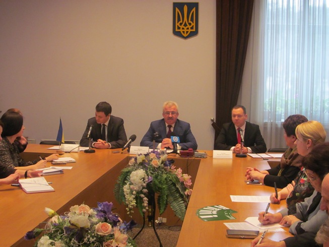Хмельницька область є першою серед областей України з передачі реєстраційних функцій на місця