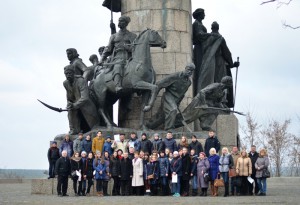 Учасники конференції_Біля Памятника