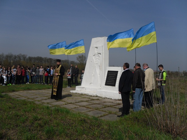 На Ізяславщині відзначено день визволення в’язнів нацистських концтаборів