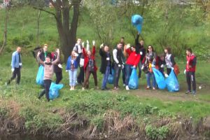 Подоляни доєдналися до всеукраїнської акції «Зробимо Україну чистою» Новини Хмельницького - Mozilla Firefox 29.04.2016 123156