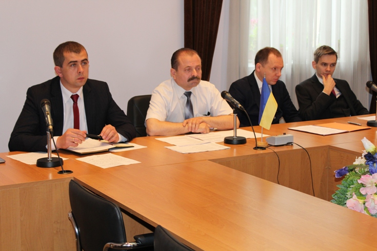 Питання здійснення реєстраційних функцій на місцях та впровадження в дію системи ProZorro в області обговорили на селекторній нараді