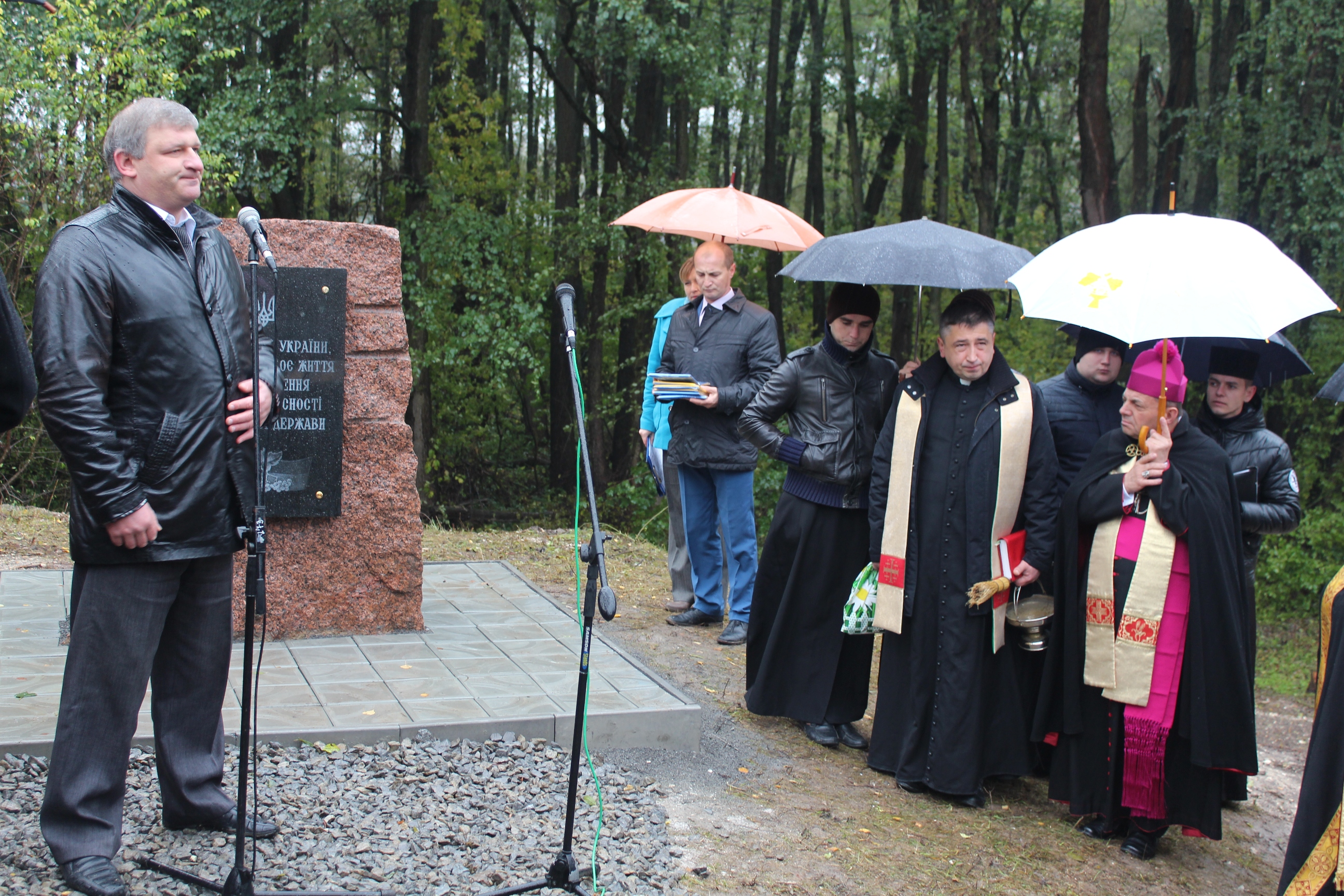 На Городоччині відкрили  Меморіальний комплекс захисникам України, які загинули під час бойових дій в АТО