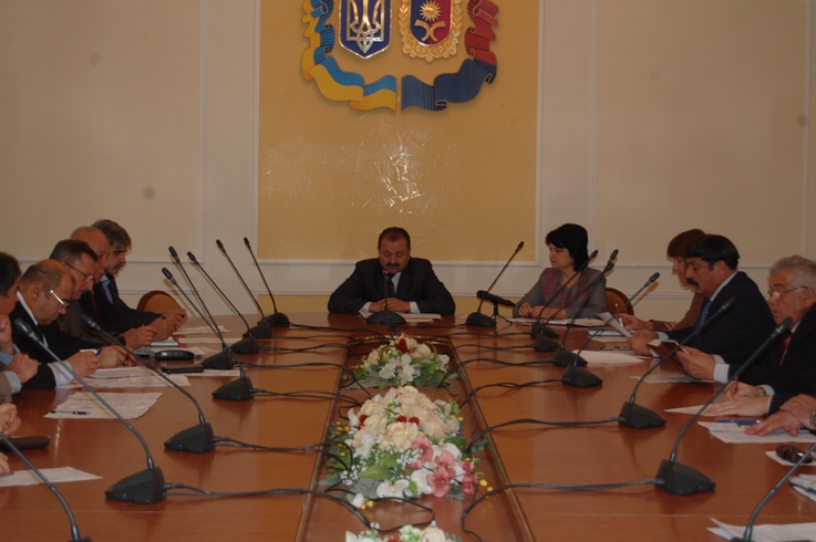 Обговорено питання розвитку галузі надрокористування в області