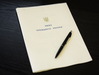 Президент України відзначив державними нагородами жителів Хмельниччини з нагоди Дня Соборності України