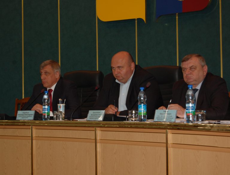 Олександр Корнійчук: В області має бути забезпечена виплата заробітної плата не нижче – 3200 гривень