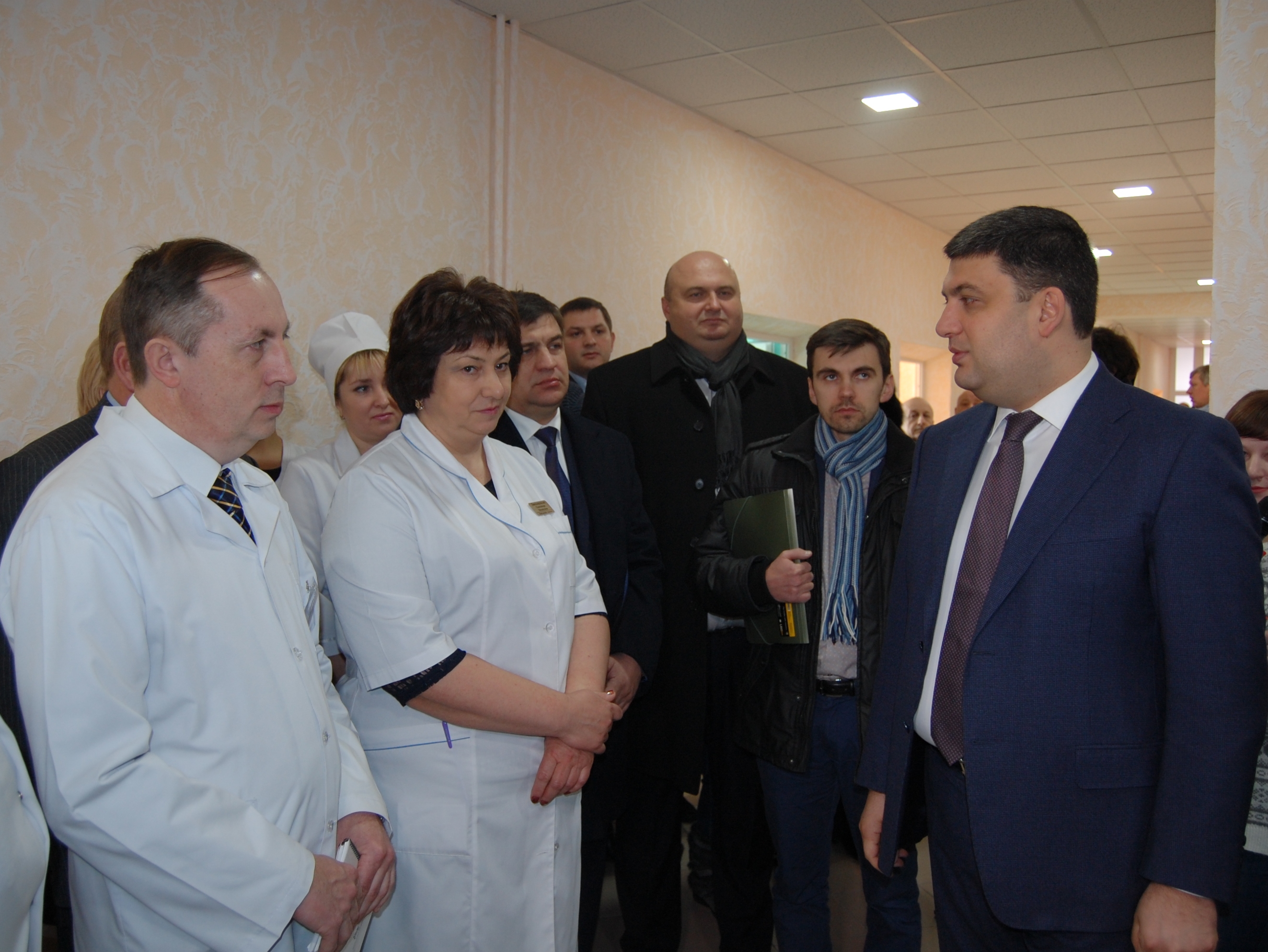 В рамках робочого візиту Володимир Гройсман відвідав Старокостянтинівську ЦРЛ