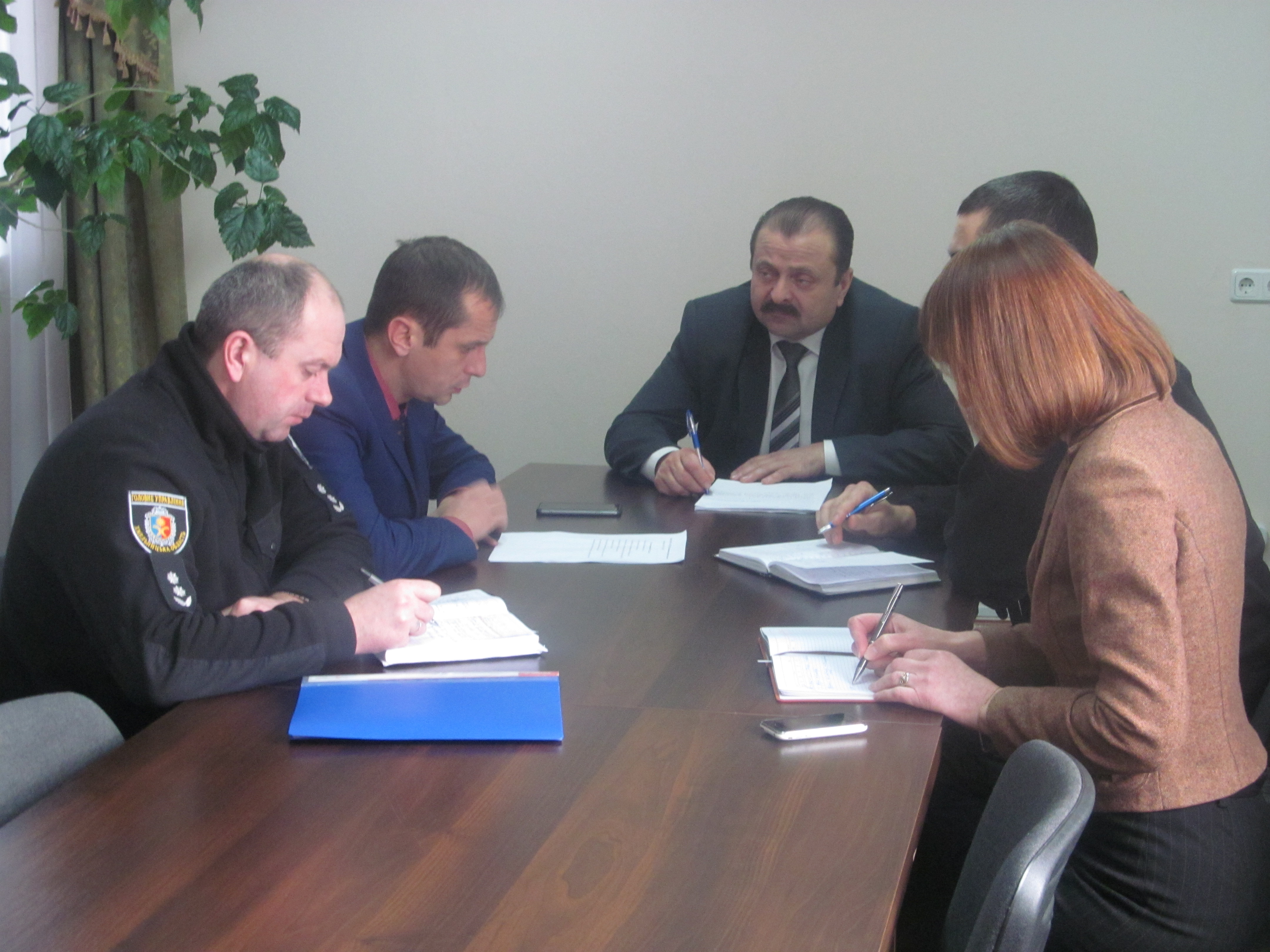 Олег Гуменний провів нараду щодо результатів роботи мобільних груп у транспортній галузі