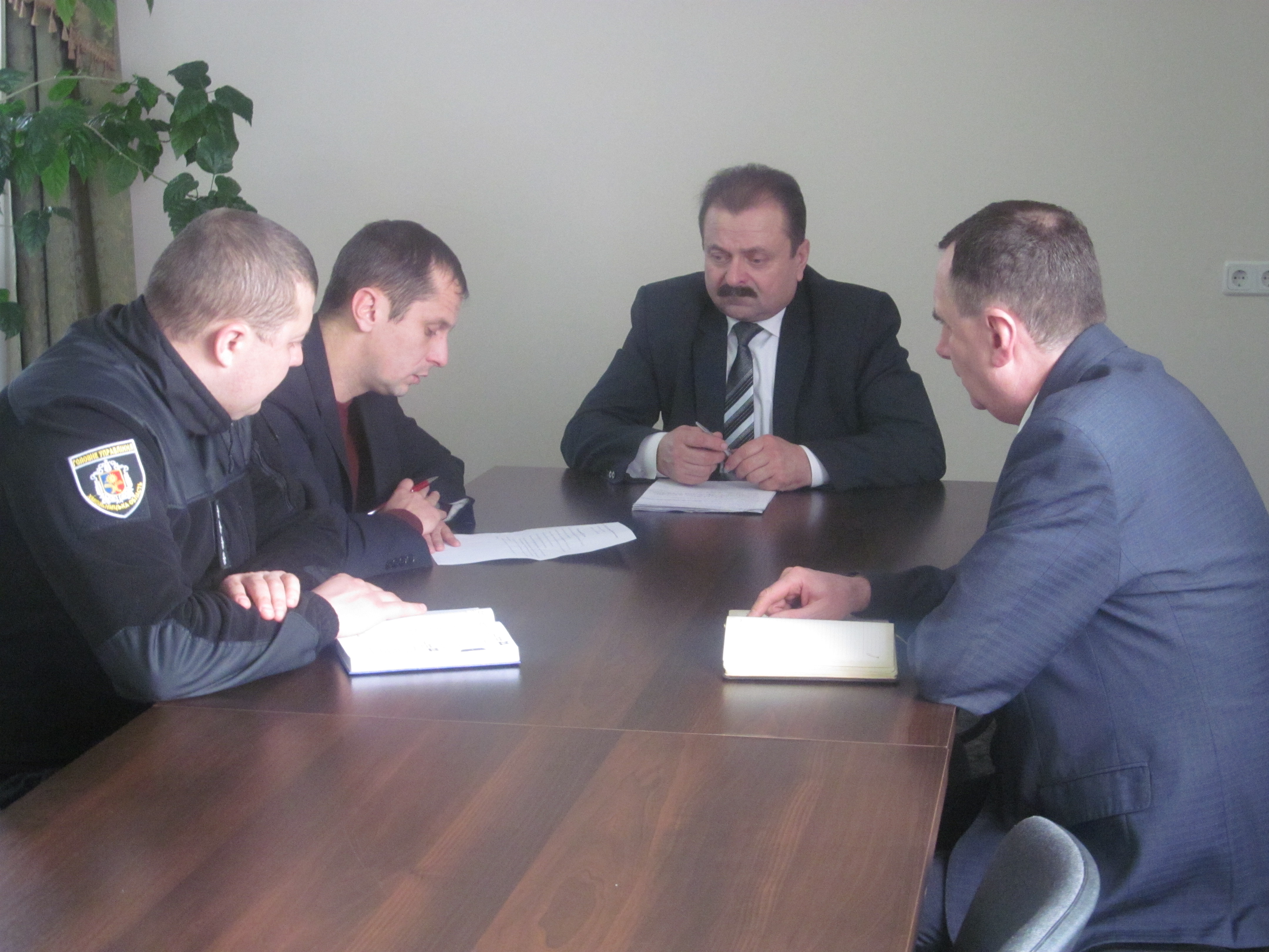 Олег Гуменний провів нараду щодо результатів роботи мобільних груп у транспортній галузі