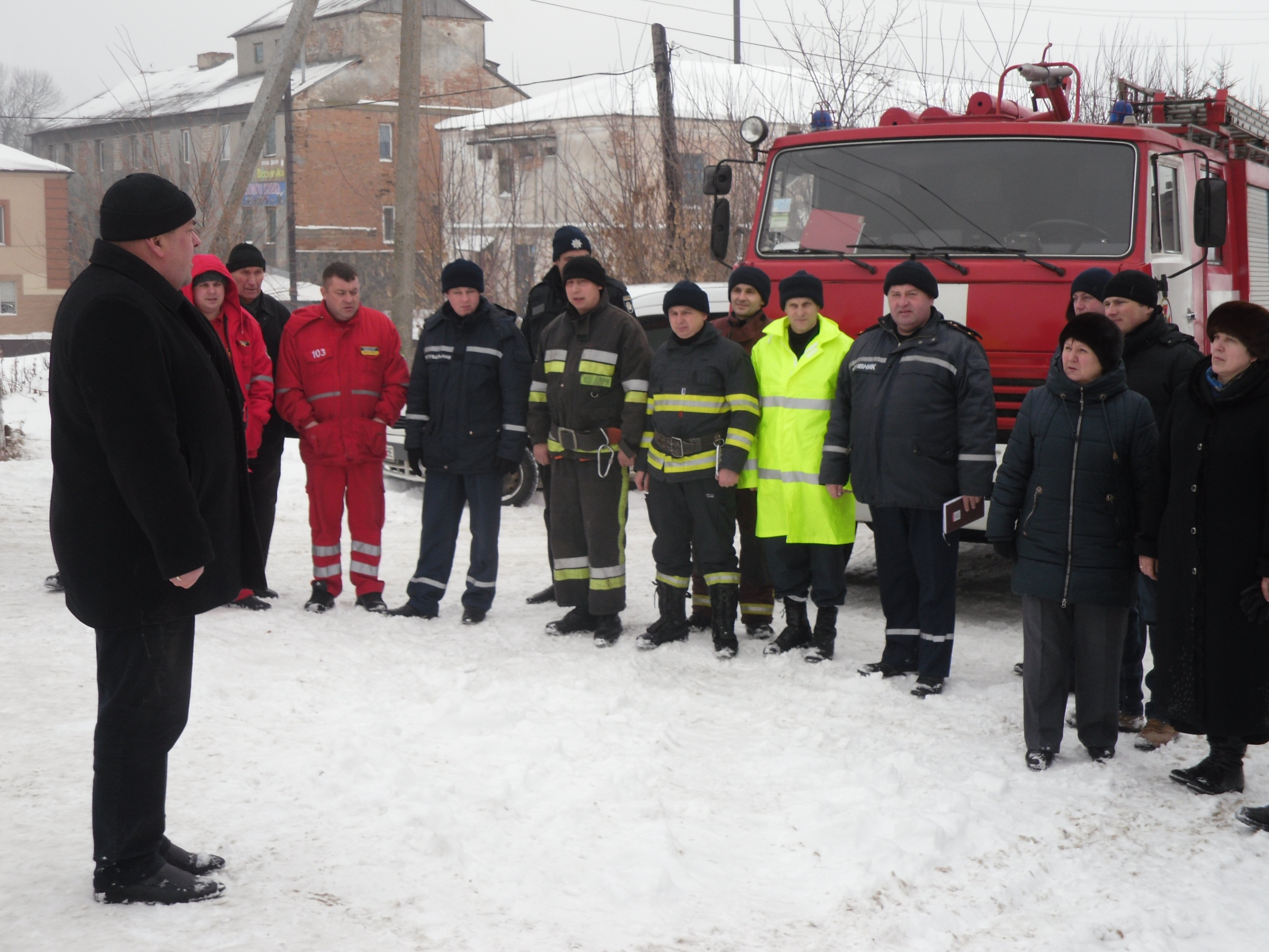 В Ізяславі проведено тактико-спеціальні навчання щодо дій в умовах льодоходу, повені та паводку