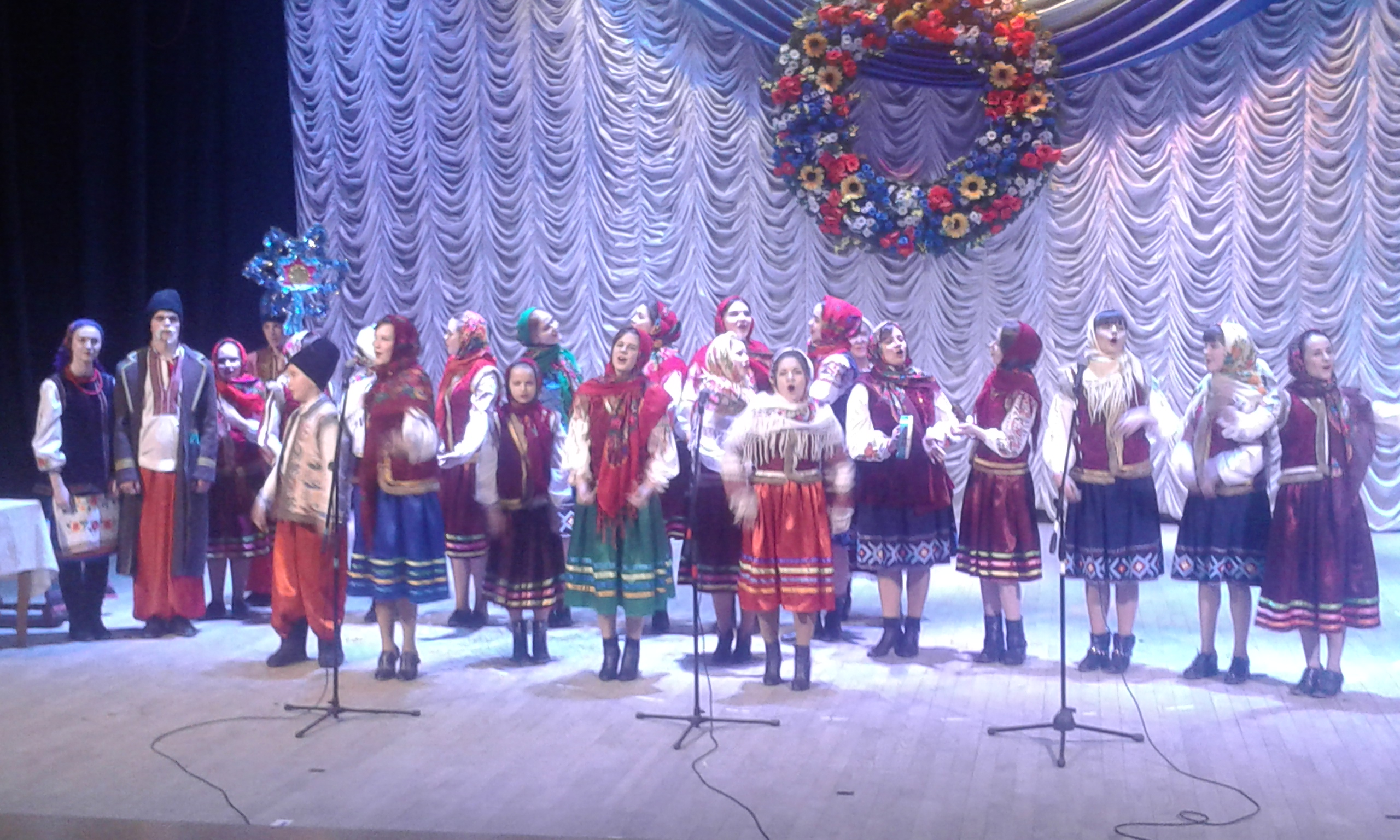 За «сонячним колесом» відтворювалися  подільські звичаї та традиції