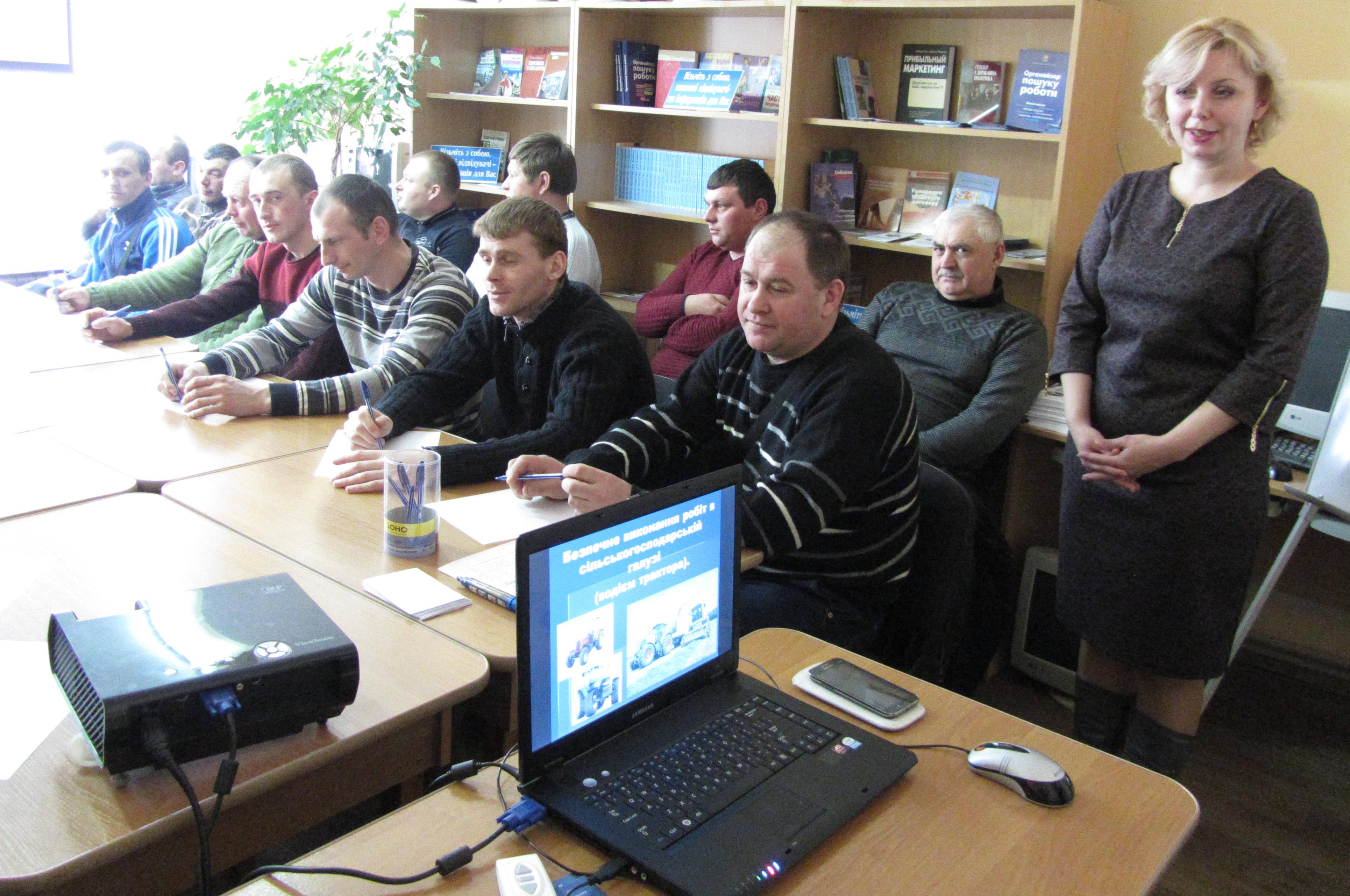 У Кам’янець-Подільському підвищували кваліфікацію трактористів
