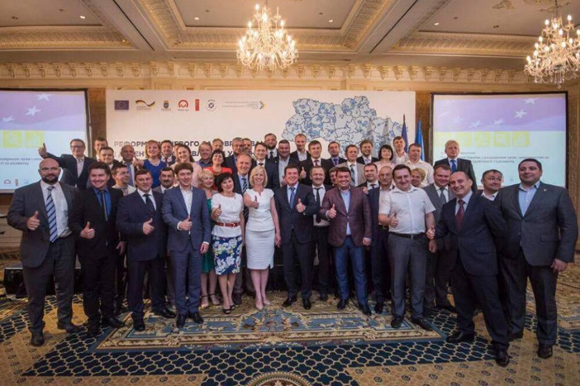 Хмельниччина займає перше місце в Україні у загальному рейтингу областей за формуванням спроможних територіальних громад