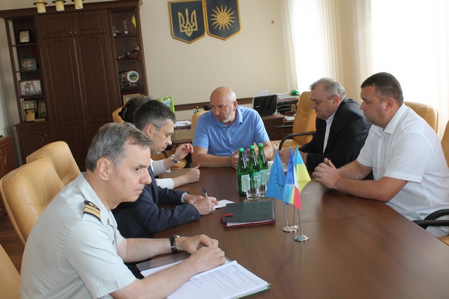 У Кам’янці перебуває посол Франції