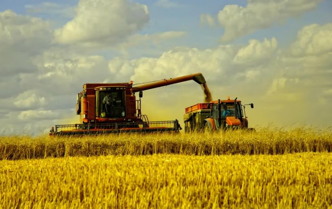 Аграрії Хмельниччини розпочали комплекс збиральних робіт