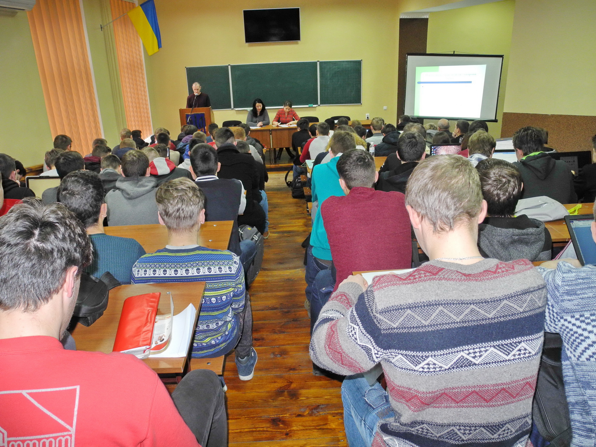 Фахівці Управління Держпраці прочитали лекції для студентів Хмельницького політехнічного коледжу