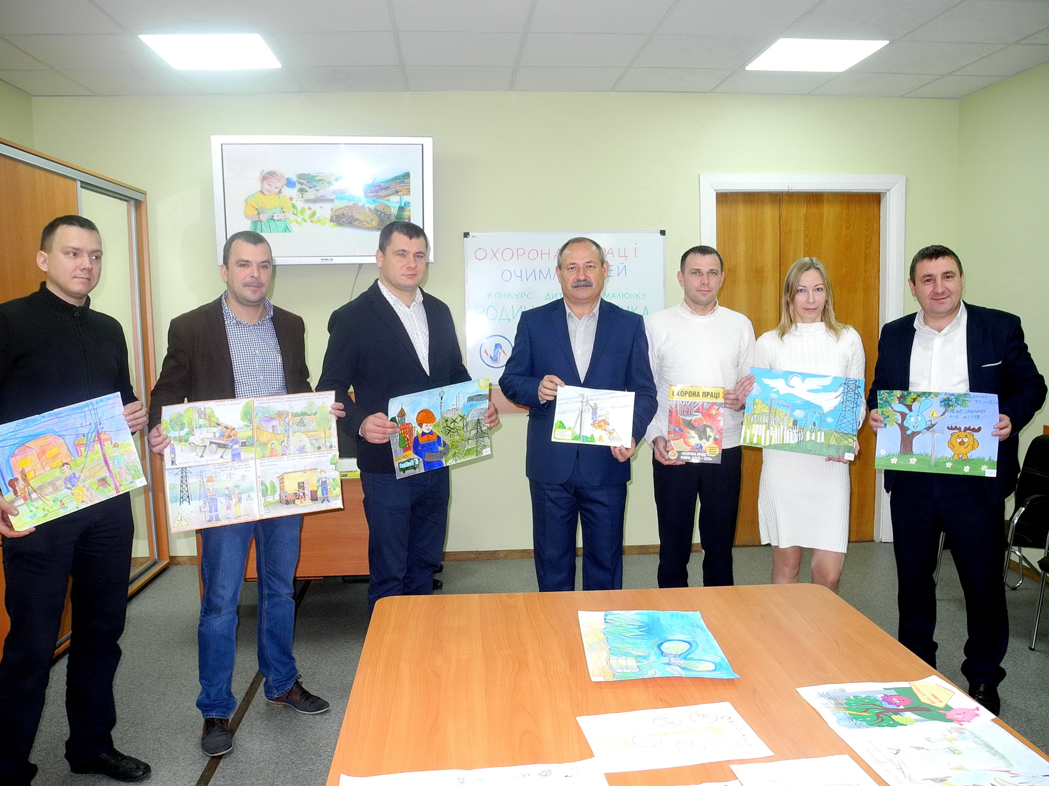 Управління Держпраці: на Хмельниччині визначено переможців конкурсу малюнку «Моя родина – енергетика»