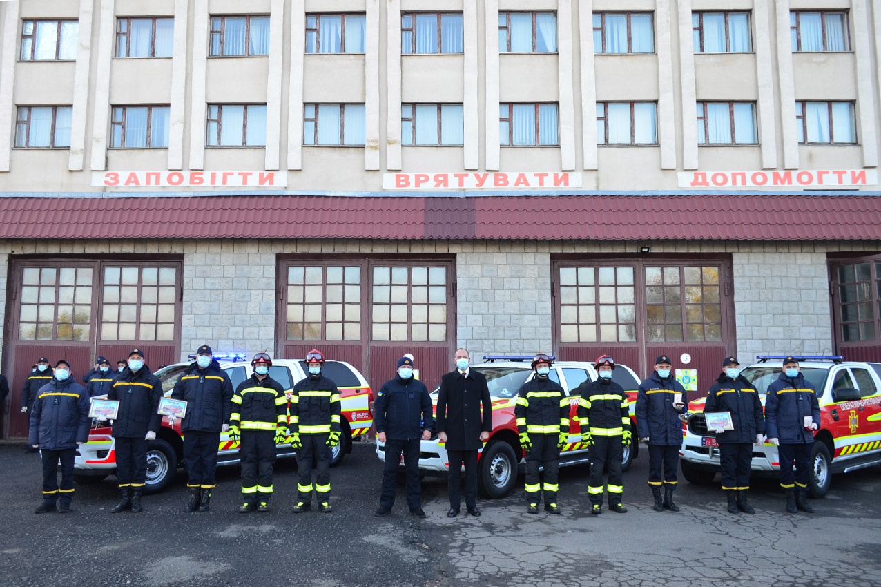 Автопарк спецтехніки рятувальників Хмельниччини поповнився трьома сучасними аварійно-рятувальними авто