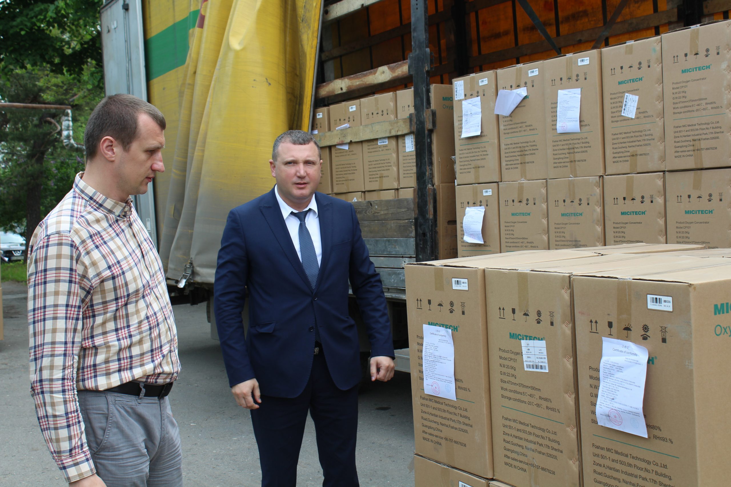 Хмельниччина отримала 596 кисневих концентраторів для закладів первинки