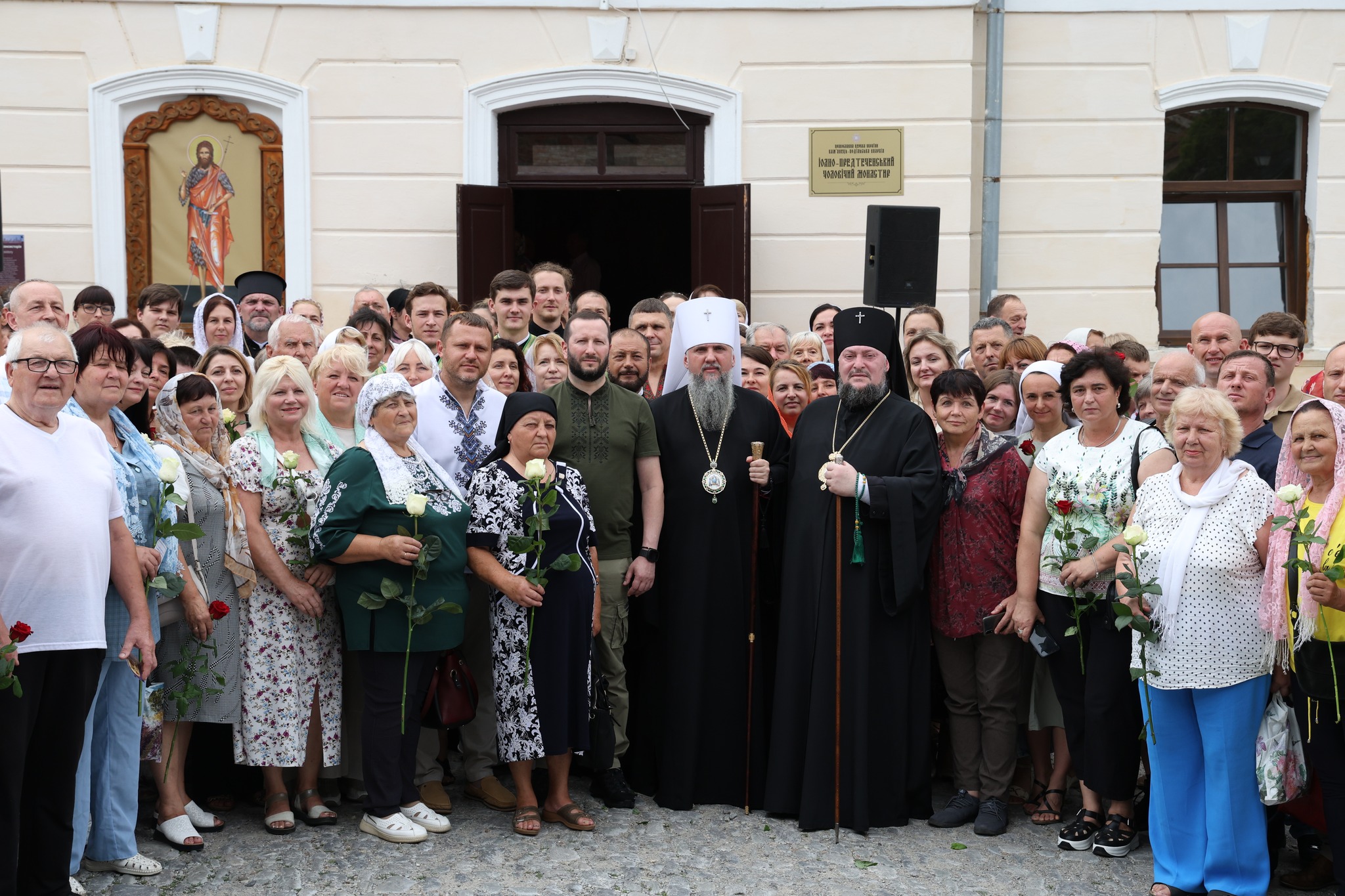 У Кам’янці-Подільському освятили престол та відслужили літургію у храмі Свято-Іоанно-Предтеченського монастиря